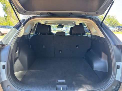 Used 2025 Kia Sportage LX FWD image 32