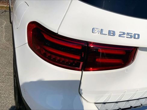 New 2026 Mercedes-Benz GLB 250 4MATIC image 18