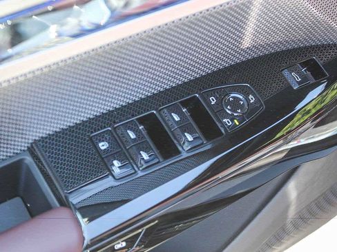Certified 2025 BMW i7 eDrive50 w/ Executive Package RWD image 30