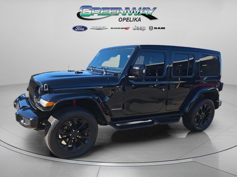 Used 2023 Jeep Wrangler Altitude image 3