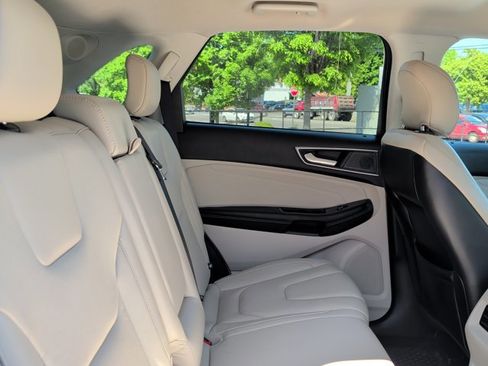 Used 2019 Ford Edge Titanium FWD image 20