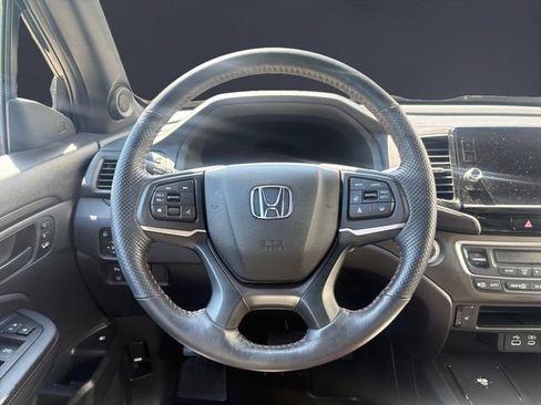 Used 2025 Honda Ridgeline TrailSport image 12