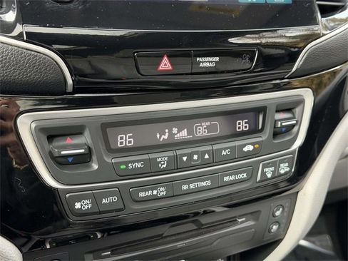 Certified 2020 Honda Pilot Elite image 31