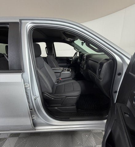 Used 2022 Chevrolet Silverado 1500 Custom w/ LPO, Dark Essentials Package RWD image 6