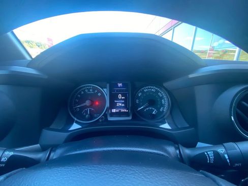 Used 2023 Toyota Tacoma TRD Off-Road AWD/4WD image 16