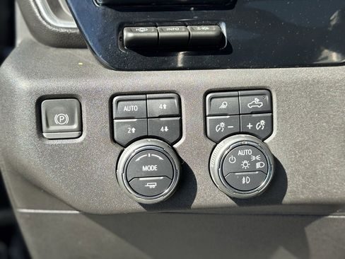 Used 2024 Chevrolet Silverado 3500 High Country w/ High Country Premium Package image 20