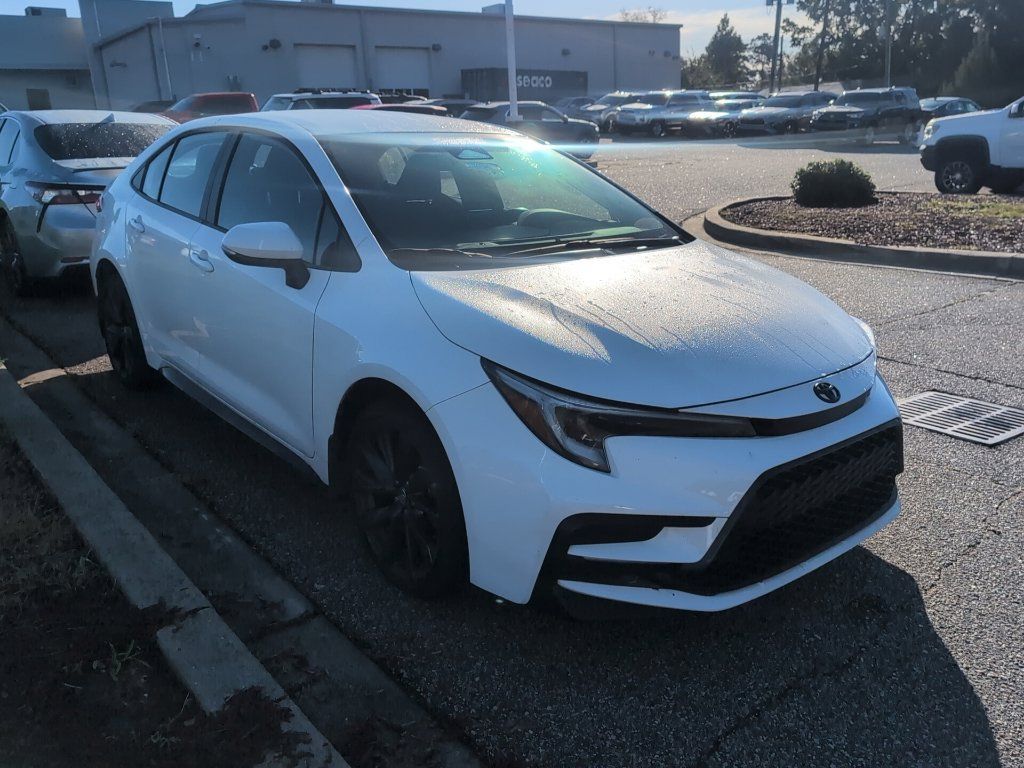 Used 2026 Toyota Corolla SE FWD image 1