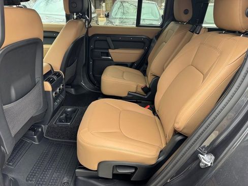 New 2026 Land Rover Defender 130 X-Dynamic SE image 8