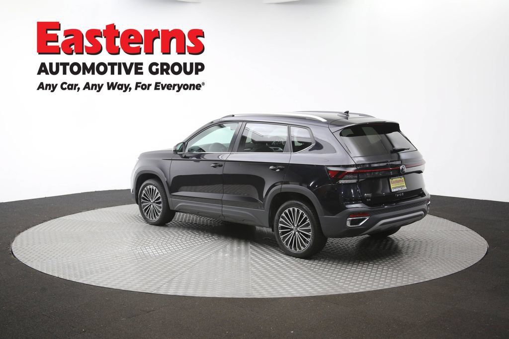Used 2025 Volkswagen Taos SE FWD image 62
