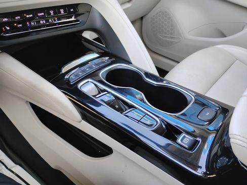 Used 2023 Buick Envision Essence image 13