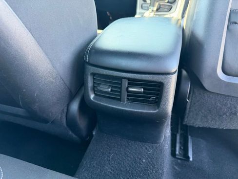 Used 2022 Dodge Challenger GT image 33