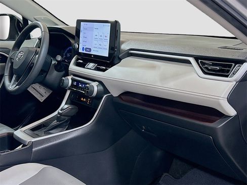 Used 2023 Toyota RAV4 Limited image 28