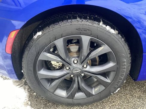 Used 2020 Chrysler Pacifica Touring-L Plus FWD image 19