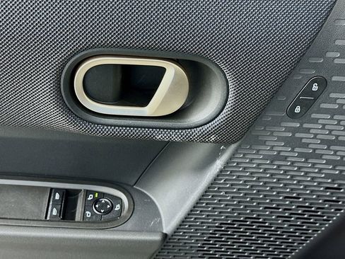 Certified 2025 MINI Cooper 2-Door Hardtop image 19