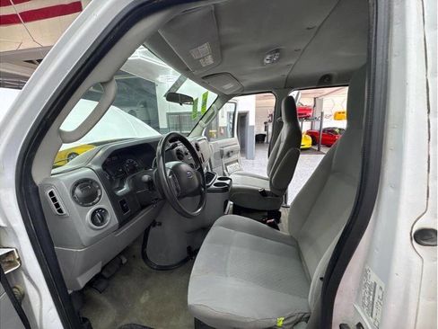 Used 2012 Ford E-350 and Econoline 350 XLT RWD image 2