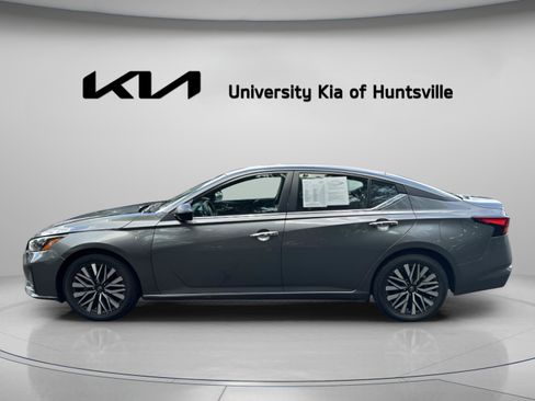 Used 2024 Nissan Altima 2.5 SV FWD image 5