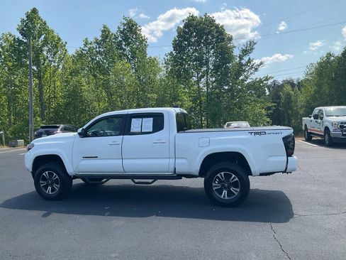 Used 2017 Toyota Tacoma TRD Sport RWD image 8