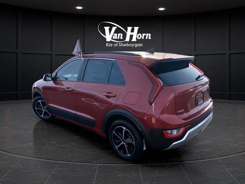Certified 2023 Kia Niro EX image 3