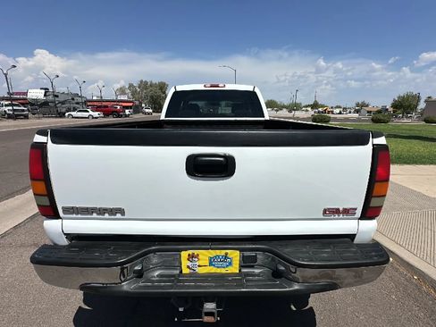 Used 2007 GMC Sierra 2500 SLE w/ Heavy-Duty Power Package RWD image 3