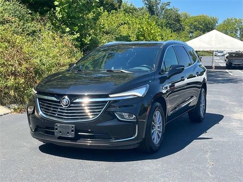 Used 2024 Buick Enclave Premium image 1