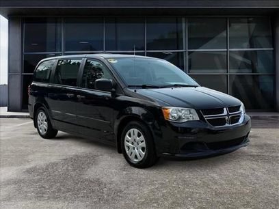 Used 2014 Dodge Grand Caravan American Value Package w/ UConnect Hands-Free Group