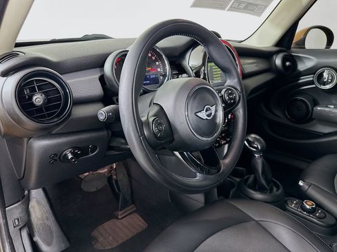 Used 2018 MINI Cooper 4-Door Hardtop FWD image 9