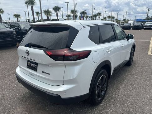 Used 2024 Nissan Rogue SV AWD/4WD image 16