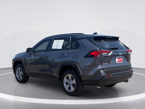 Used 2024 Toyota RAV4 XLE AWD/4WD image 4