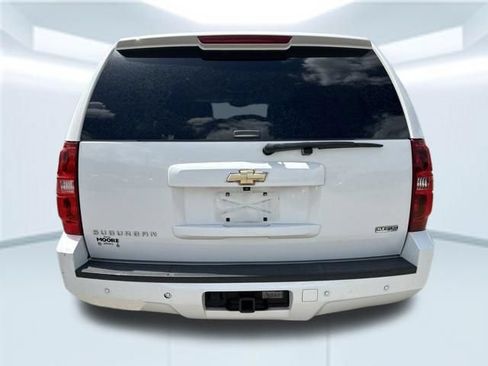 Used 2010 Chevrolet Suburban LT RWD image 7