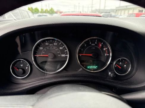 Used 2016 Jeep Wrangler Unlimited Sahara AWD/4WD image 6