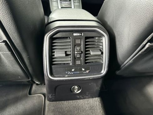 Used 2020 Porsche Macan Base image 18