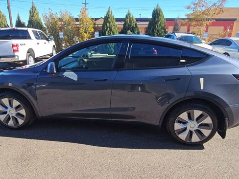 Used 2023 Tesla Model Y Performance image 5