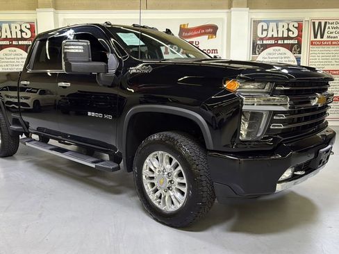 Used 2023 Chevrolet Silverado 3500 High Country w/ Z71 Off-Road Package AWD/4WD image 3