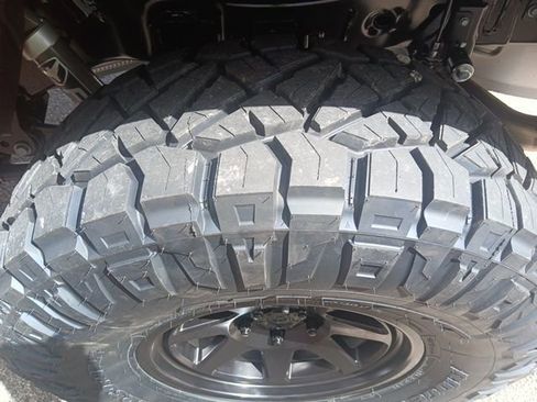 New 2025 Jeep Gladiator Sport image 15