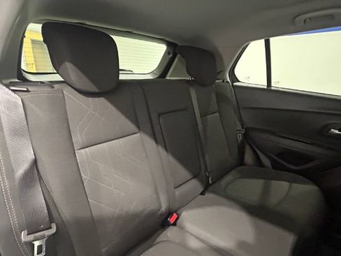 Used 2017 Chevrolet Trax LT AWD/4WD image 34