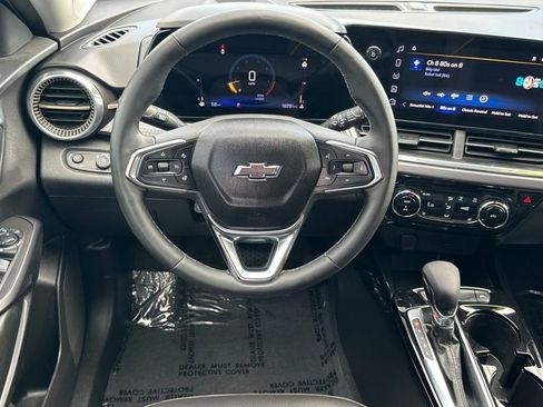 Used 2025 Chevrolet Trax ACTIV w/ Driver Confidence Package image 11