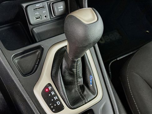 Used 2017 Jeep Cherokee Latitude w/ Comfort/Convenience Group image 24