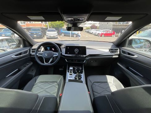 New 2025 Volkswagen Atlas Cross Sport SE image 17