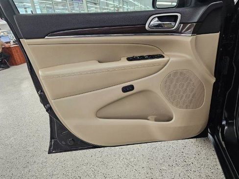 Used 2018 Jeep Grand Cherokee Limited w/ Trailer Tow Group IV image 25