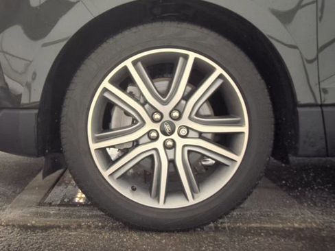 Used 2023 Ford Edge Titanium w/ Class II Trailer Tow Package image 9