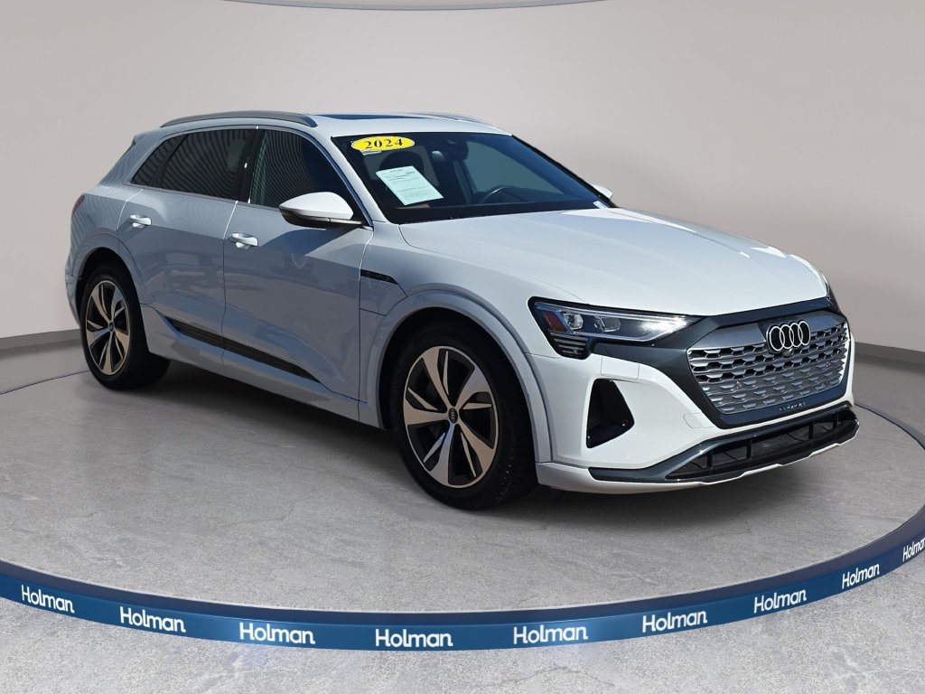 Used 2024 Audi Q8 e-tron Premium AWD/4WD image 4