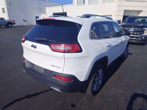 Used 2018 Jeep Cherokee Limited image 5