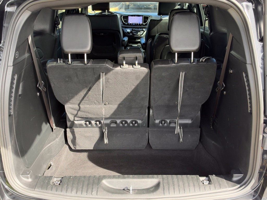 Used 2025 Chrysler Pacifica Select FWD image 37