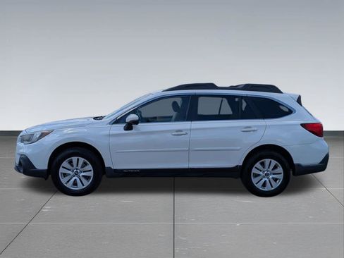 Used 2019 Subaru Outback 2.5i Premium AWD/4WD image 2