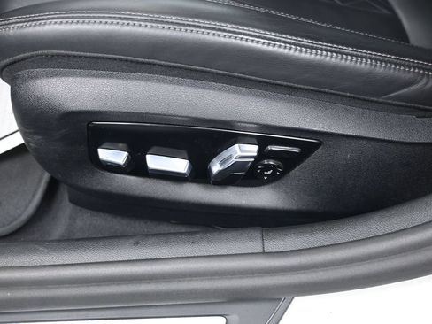 Used 2023 BMW M550i xDrive AWD/4WD image 13