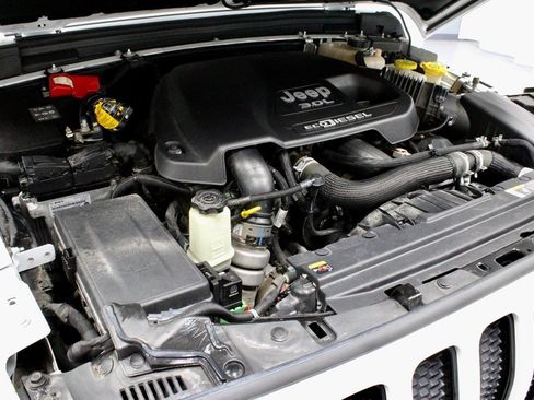 Used 2021 Jeep Wrangler Unlimited Sahara image 15