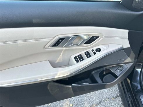 Used 2023 BMW M340i xDrive image 22