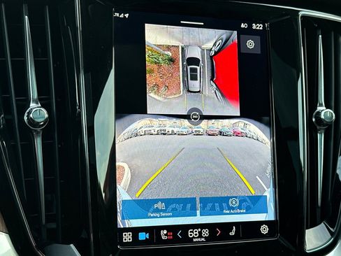 Used 2025 Volvo V60 B5 Cross Country Plus image 21