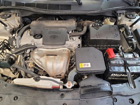 Used 2017 Toyota Camry LE image 30