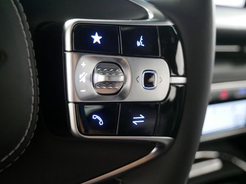 Certified 2025 Genesis G90 3.5T image 28